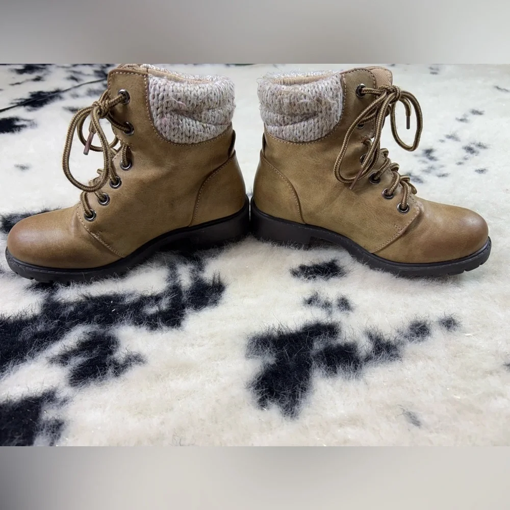 MIA Girl's Alpyne Tan Lace Up Combat Boot Size 13
